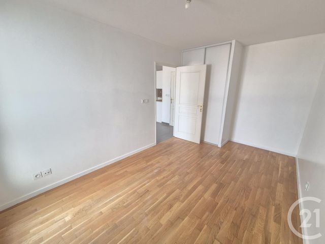 Appartement T2 à vendre - 2 pièces - 43.0 m2 - OULLINS - 69 - RHONE-ALPES - Century 21 Grande Rue
