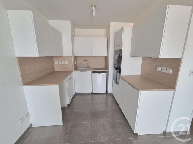 Appartement T2 à vendre - 2 pièces - 43.0 m2 - OULLINS - 69 - RHONE-ALPES - Century 21 Grande Rue