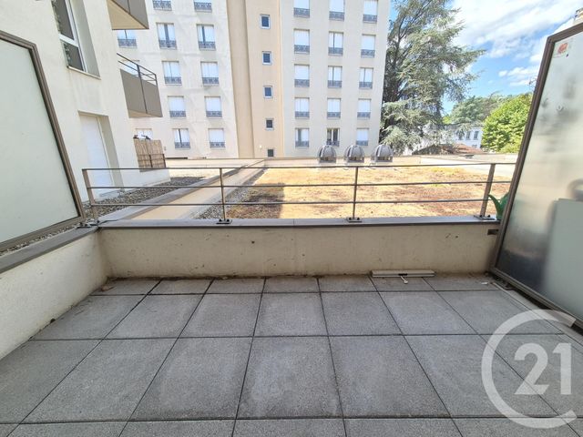 Appartement T2 à vendre - 2 pièces - 43.0 m2 - OULLINS - 69 - RHONE-ALPES - Century 21 Grande Rue