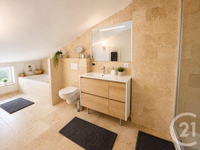 Appartement F3 à louer - 3 pièces - 87.2 m2 - VIENNE - 38 - RHONE-ALPES - Century 21 Grande Rue