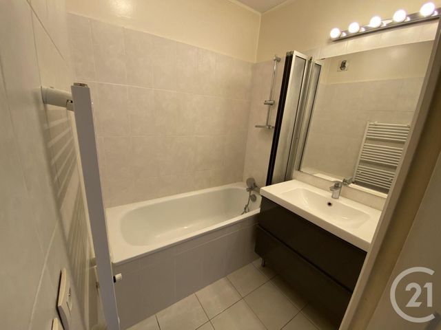 Appartement F4 à louer - 4 pièces - 90.88 m2 - LYON - 69003 - RHONE-ALPES - Century 21 Grande Rue