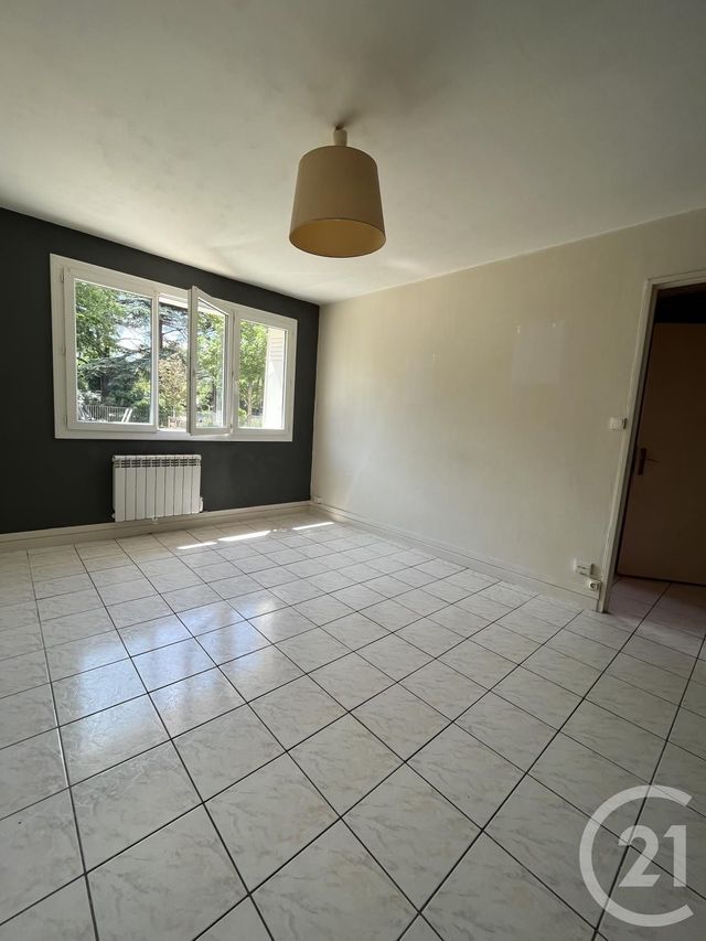 Appartement F2 à louer - 2 pièces - 43.12 m2 - VILLEURBANNE - 69 - RHONE-ALPES - Century 21 Grande Rue
