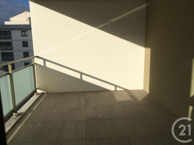 Appartement F2 à louer - 2 pièces - 42.6 m2 - VILLEURBANNE - 69 - RHONE-ALPES - Century 21 Grande Rue