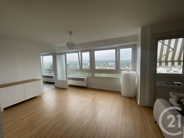Appartement F4 à louer - 3 pièces - 77.09 m2 - OULLINS - 69 - RHONE-ALPES - Century 21 Grande Rue