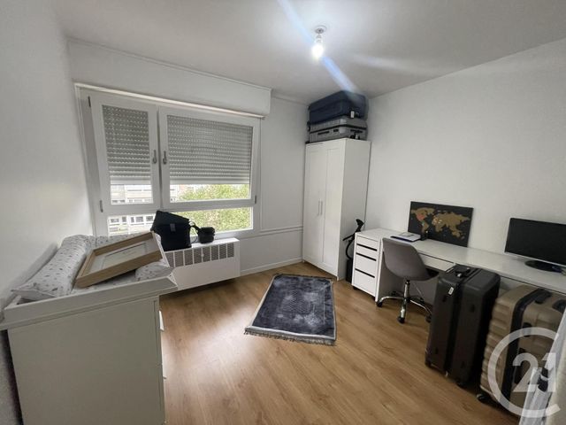 Appartement F4 à louer - 3 pièces - 77.09 m2 - OULLINS - 69 - RHONE-ALPES - Century 21 Grande Rue