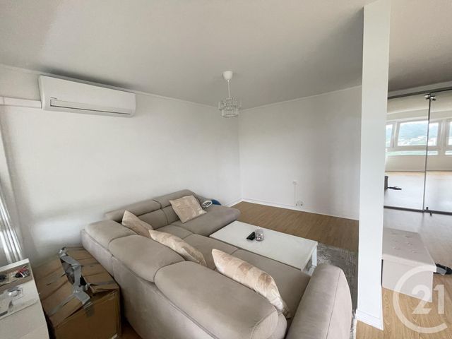 Appartement F4 à louer - 3 pièces - 77.09 m2 - OULLINS - 69 - RHONE-ALPES - Century 21 Grande Rue