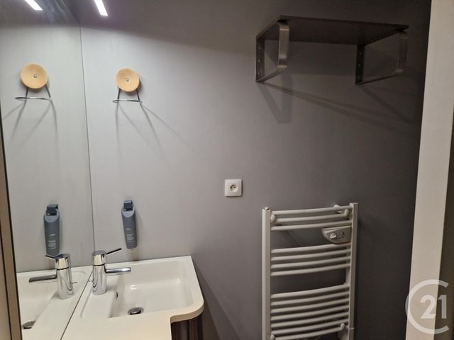 Appartement F1 à louer - 1 pièce - 20.0 m2 - LYON - 69003 - RHONE-ALPES - Century 21 Grande Rue