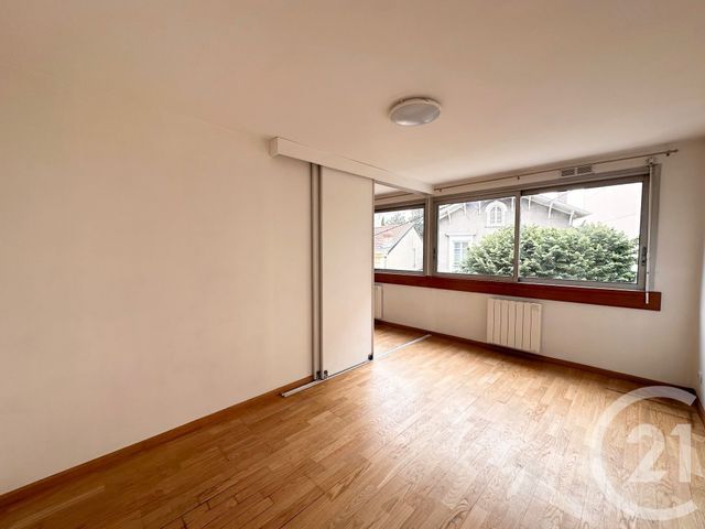 Appartement F2 à louer - 2 pièces - 46.05 m2 - VILLEURBANNE - 69 - RHONE-ALPES - Century 21 Grande Rue