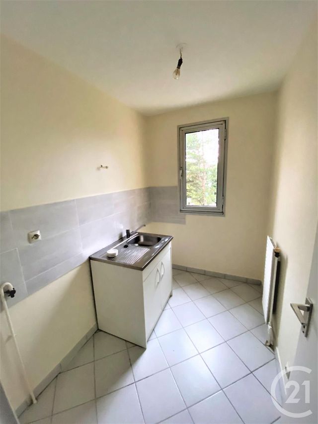 Appartement F1 à louer - 1 pièce - 30.0 m2 - OULLINS - 69 - RHONE-ALPES - Century 21 Grande Rue