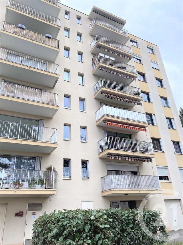 Appartement F1 à louer - 1 pièce - 30.0 m2 - OULLINS - 69 - RHONE-ALPES - Century 21 Grande Rue