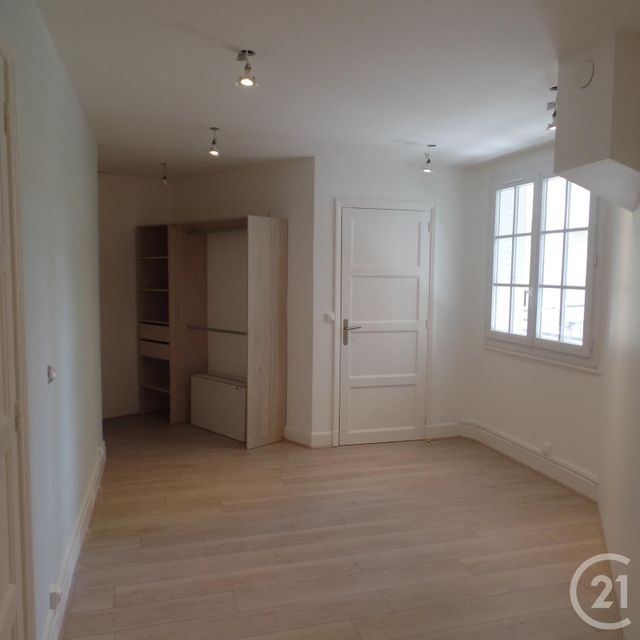 Appartement F2 à louer - 2 pièces - 37.0 m2 - VILLEURBANNE - 69 - RHONE-ALPES - Century 21 Grande Rue