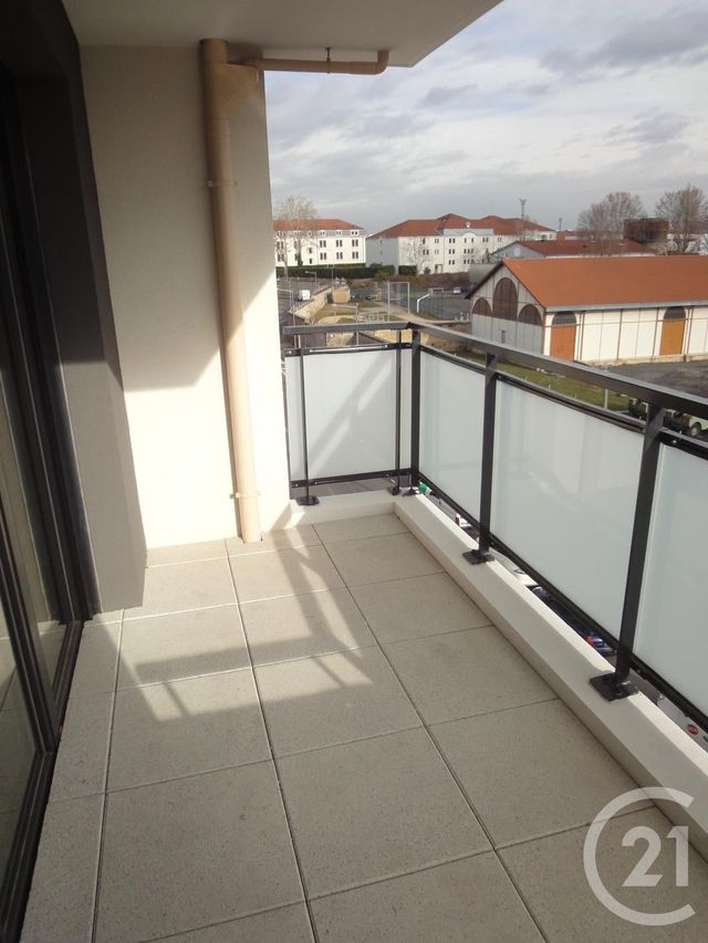 Appartement T2 à louer - 2 pièces - 43.37 m2 - LYON - 69007 - RHONE-ALPES - Century 21 Grande Rue