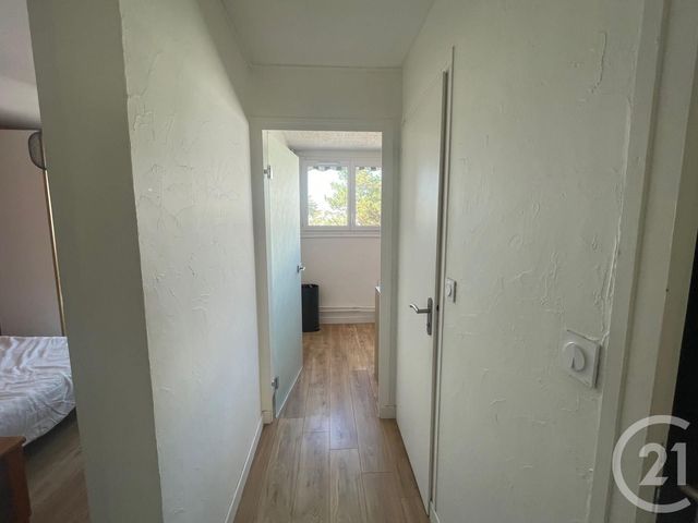 Appartement T2 à louer - 2 pièces - 46.08 m2 - OULLINS - 69 - RHONE-ALPES - Century 21 Grande Rue