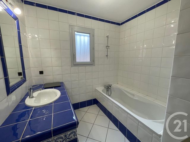 maison à louer - 4 pièces - 116.9 m2 - PIERRE BENITE - 69 - RHONE-ALPES - Century 21 Grande Rue