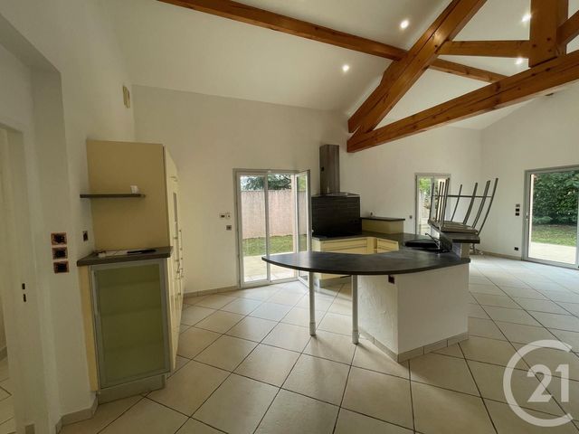 maison à louer - 4 pièces - 116.9 m2 - PIERRE BENITE - 69 - RHONE-ALPES - Century 21 Grande Rue