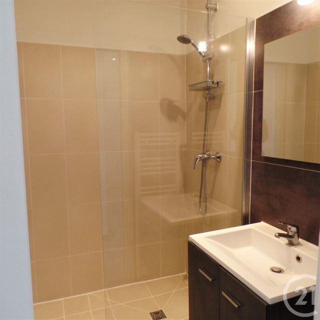 Appartement F3 à louer - 3 pièces - 57.32 m2 - VILLEURBANNE - 69 - RHONE-ALPES - Century 21 Grande Rue
