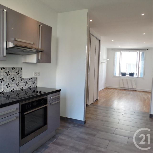 Appartement F3 à louer - 3 pièces - 57.32 m2 - VILLEURBANNE - 69 - RHONE-ALPES - Century 21 Grande Rue