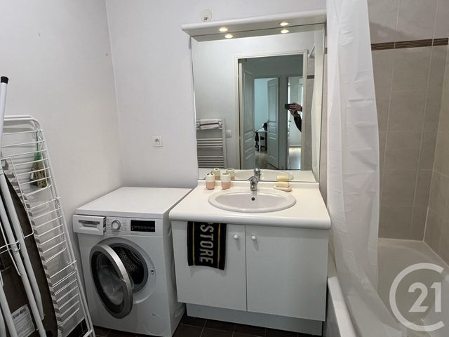 Appartement T3 à louer - 3 pièces - 63.2 m2 - VILLEURBANNE - 69 - RHONE-ALPES - Century 21 Grande Rue